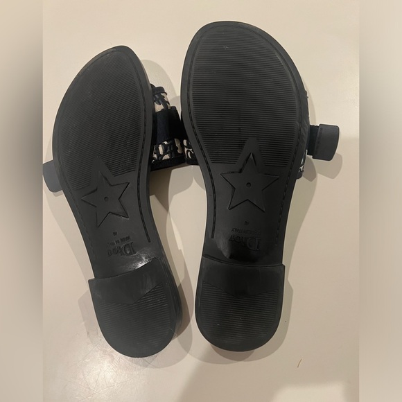 Dior Revolution slides - Picture 3 of 3